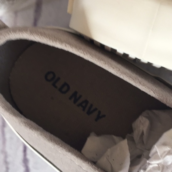 Old Navy slip on sneakers - Picture 3 of 5